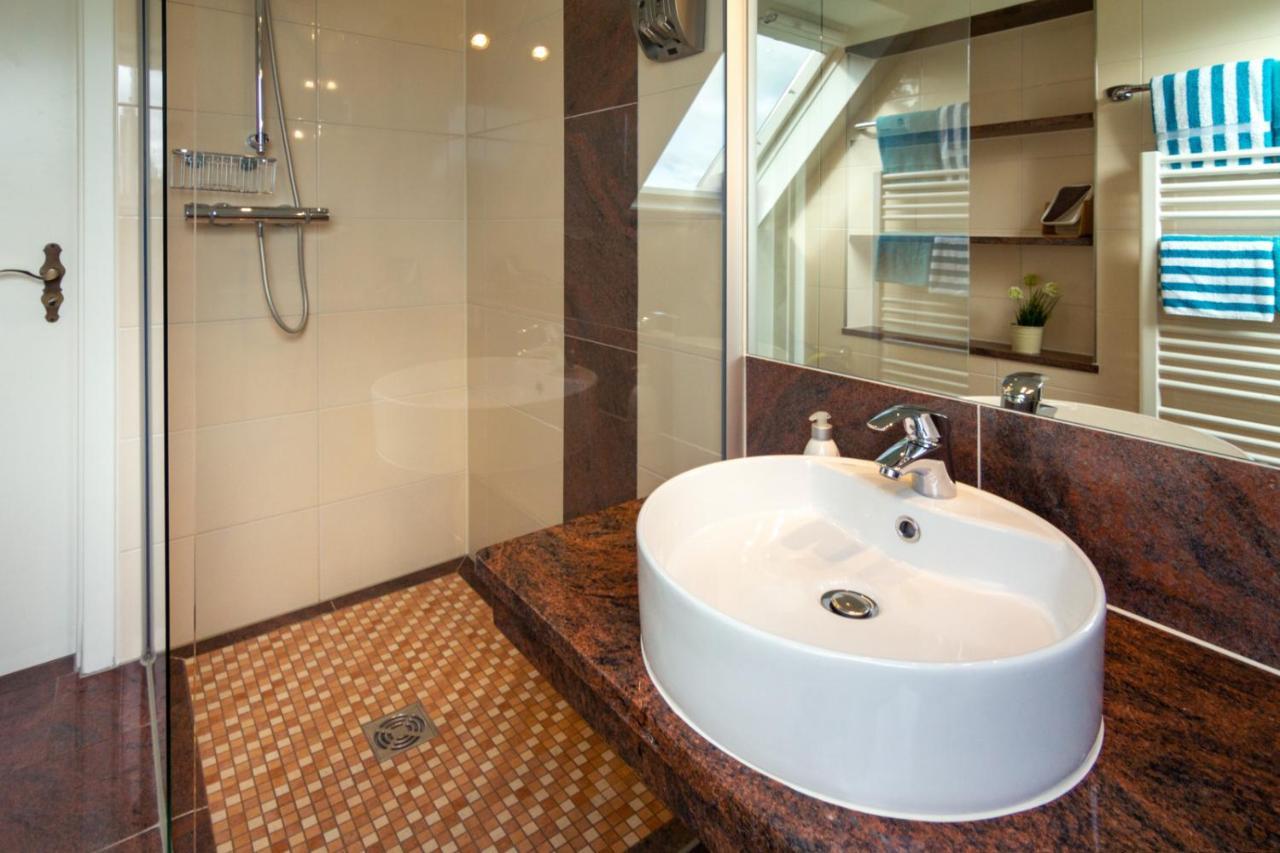 Hotel Am Elisabethufer 제베 외부 사진