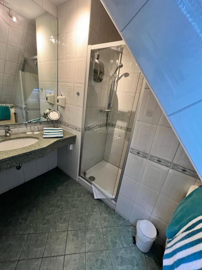 Hotel Am Elisabethufer 제베 외부 사진